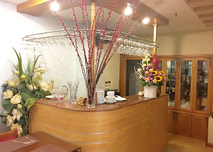 First Eden Hotel - Hang Bun